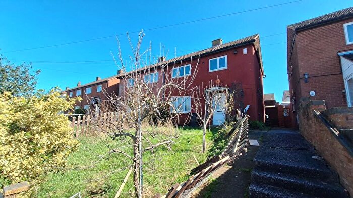 3 Bedroom Semi Detached House For Sale In Kitwood Avenue, Dordon, Tamworth, Warwickshire, B78