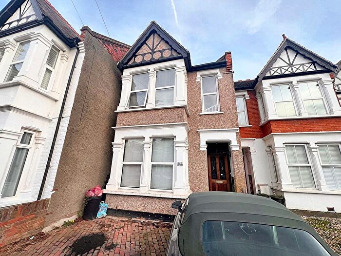 1 Bedroom Property To Rent In Hamlet Court Road, Westcliff-On-Sea, SS0