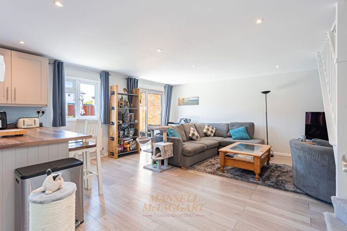 3 Bedroom Terraced House For Sale In The Drive, Horley, RH6