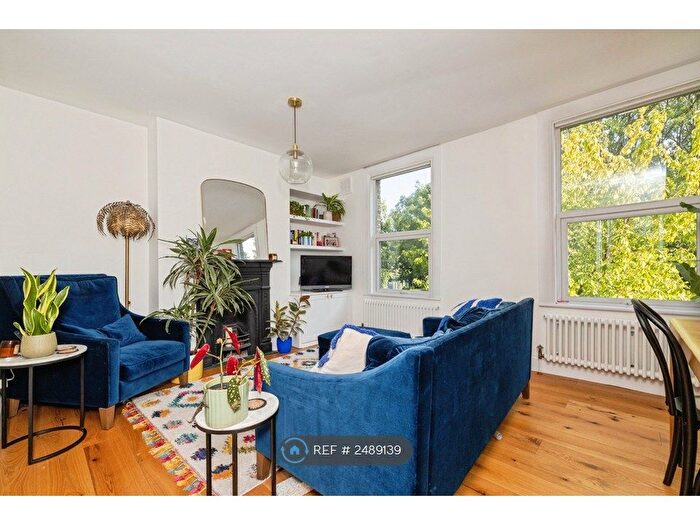 2 Bedroom Flat To Rent In Chatham Street, London, SE17