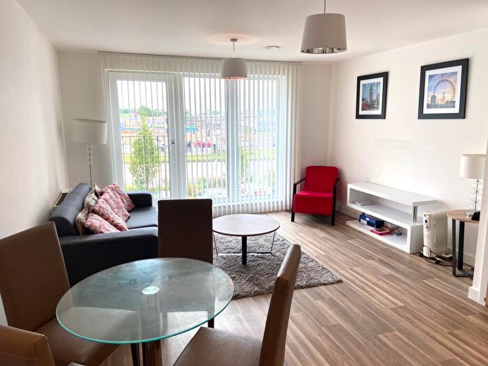 2 Bedroom Apartment To Rent In Melrose Apartments, Lexington Gardens, B15