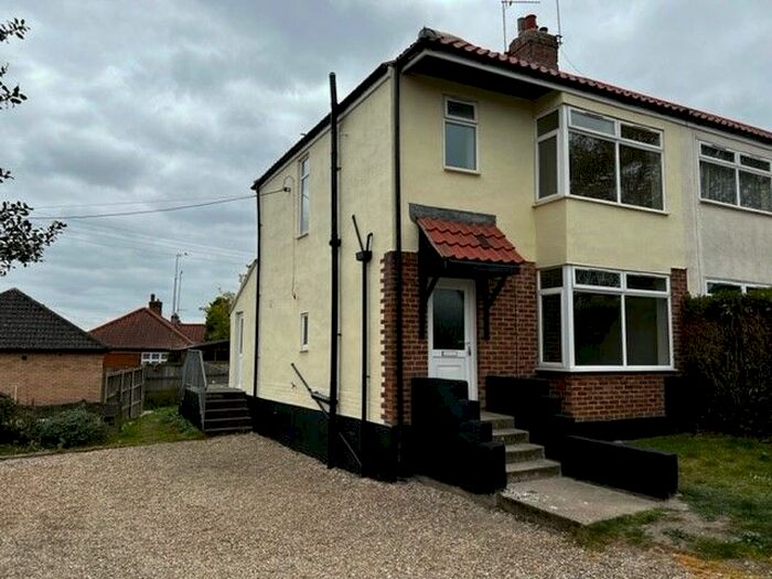 3 Bedroom Semi-Detached House To Rent In Norwich Road, Norwich, NR5