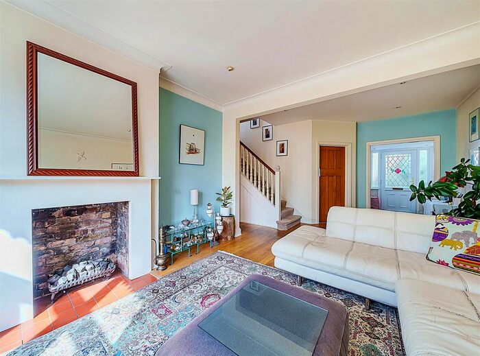 4 Bedroom Semi-Detached House To Rent In Mount Pleasant Road, London, NW10