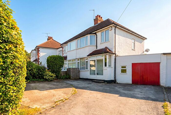 3 Bedroom Semi-Detached House For Sale In Yoxall Road, Shirley, B90