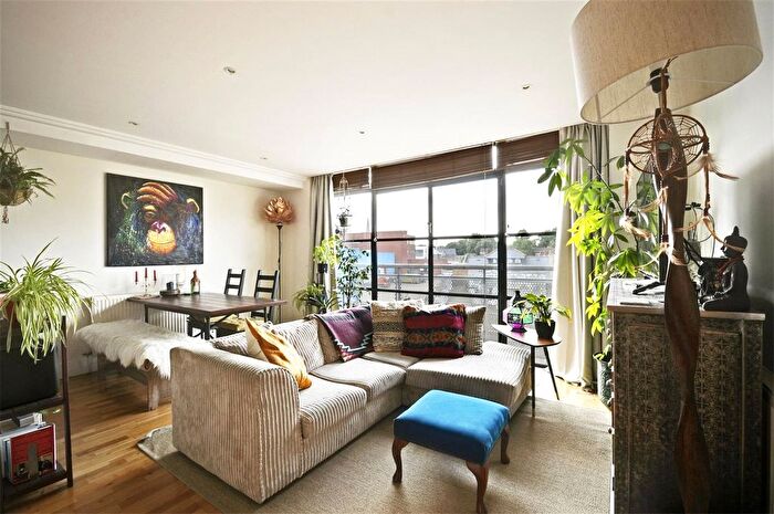 1 Bedroom Flat To Rent In Point Wharf Lane, Brentford, TW8