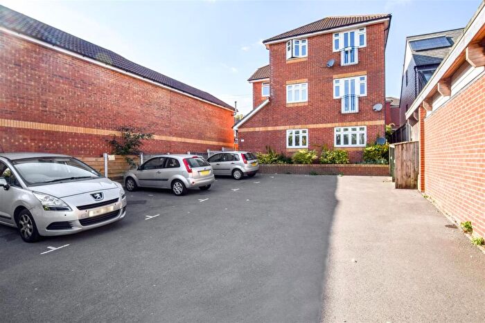 1 Bedroom Apartment To Rent In A Portswood Road, Southampton, SO17