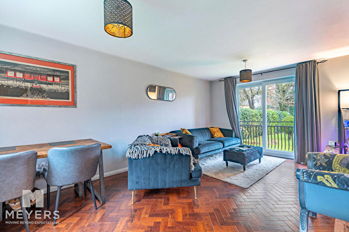 2 Bedroom Flat For Sale In Churchfield Road, Poole, BH15