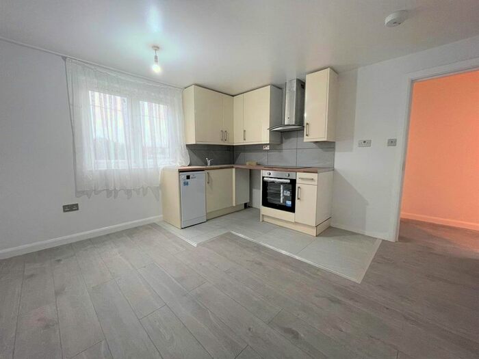 2 Bedroom Flat To Rent In Ida Road, London, N15