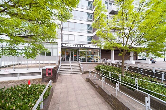 1 Bedroom Flat To Rent In New Park Road, London, SW2