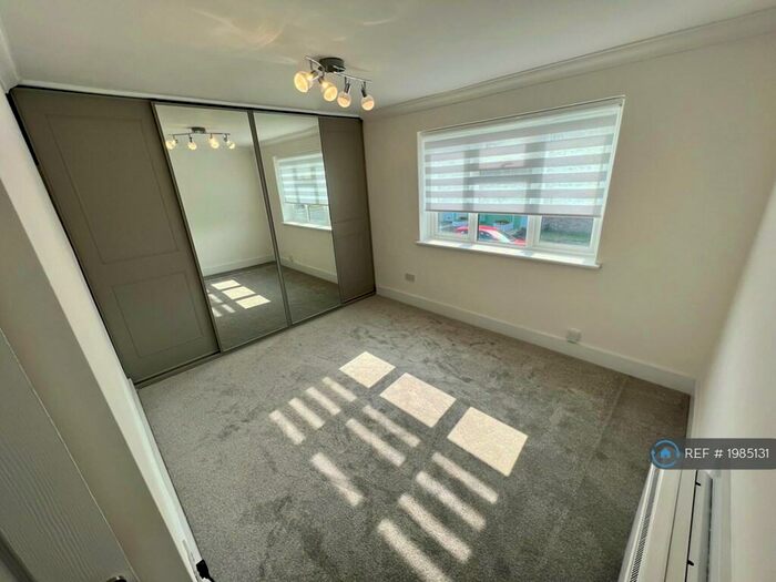 2 Bedroom Flat To Rent In Wintringham Road, St. Neots, PE19