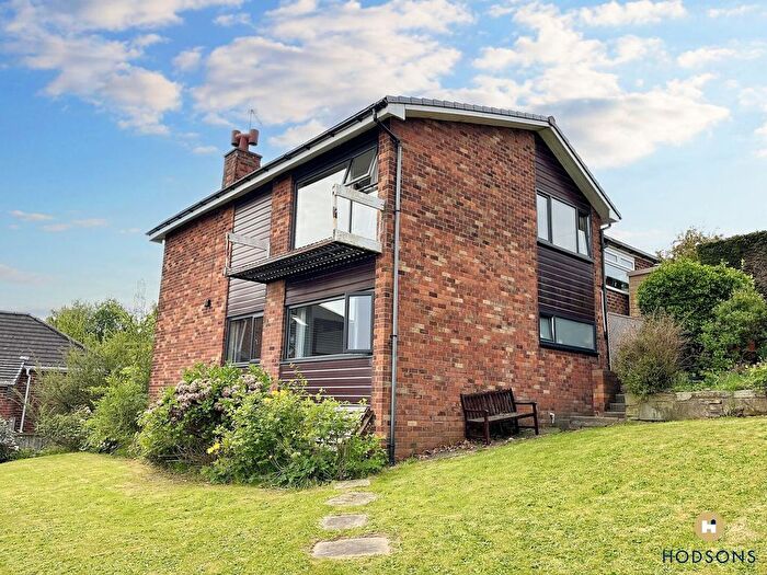 3 Bedroom Detached House To Rent In Valley Road, Thornhill, Dewsbury, WF12