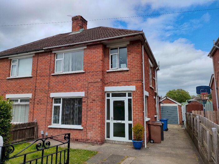 3 Bedroom Semi-Detached House To Rent In Knockbreda Park, Belfast, BT6