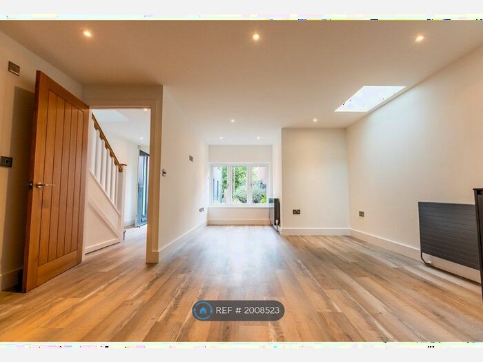 1 Bedroom Semi-Detached House To Rent In Magpie Road, Norwich, NR3