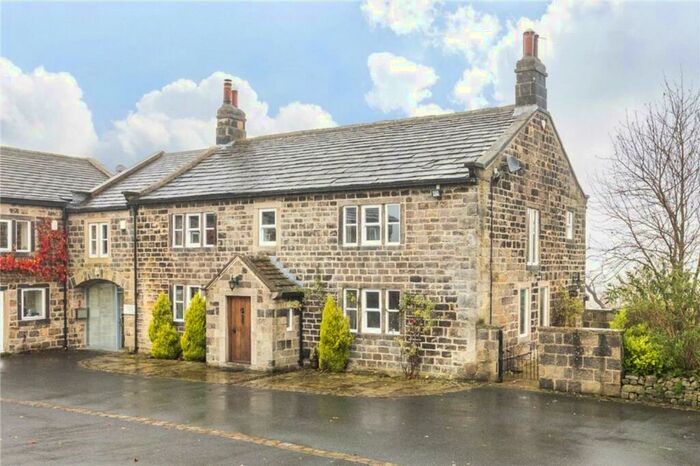 4 Bedroom House To Rent In Thorpe Lane, Guiseley, Leeds, West Yorkshire, Uk, LS20