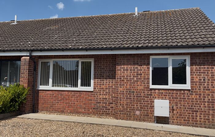 3 Bedroom Semi Detached Bungalow To Rent In Paddock Gardens, Attleborough, NR17