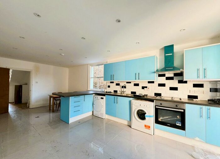 6 Bedroom Terraced House To Rent In Clive Road, London, SE21