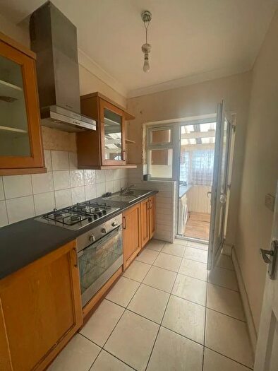 4 Bedroom End Of Terrace House To Rent In Galliard Road, Enfield, N9