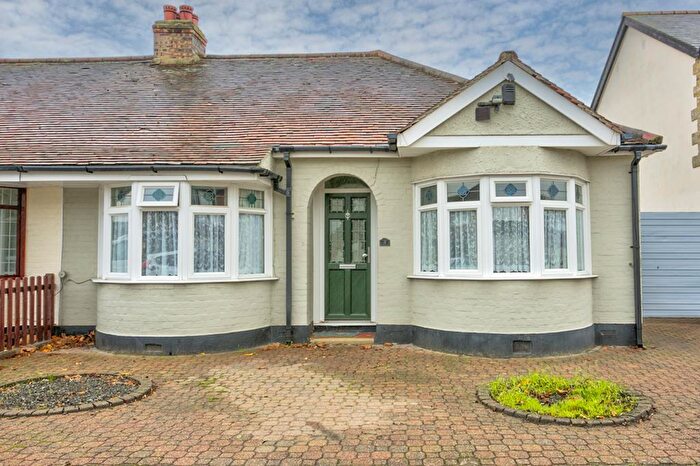 2 Bedroom Semi-Detached Bungalow For Sale In King Edward Avenue, Rainham, RM13