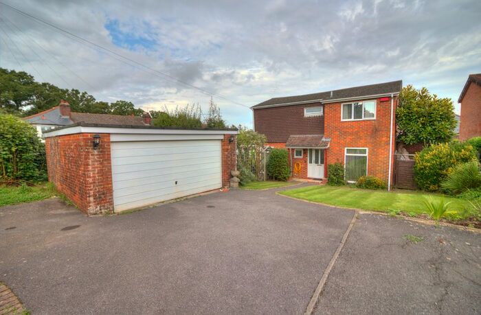5 Bedroom Detached House To Rent In Hillbrow Close, Rowland's Castle, Hampshire, PO9