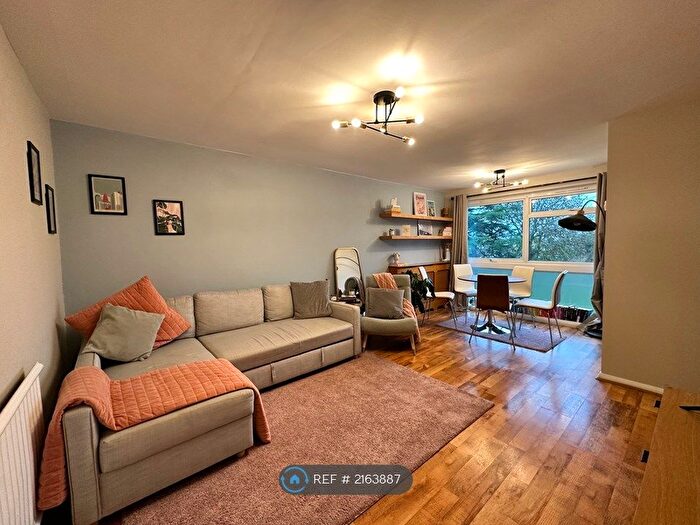 2 Bedroom Flat To Rent In Hope Park, Bromley, BR1