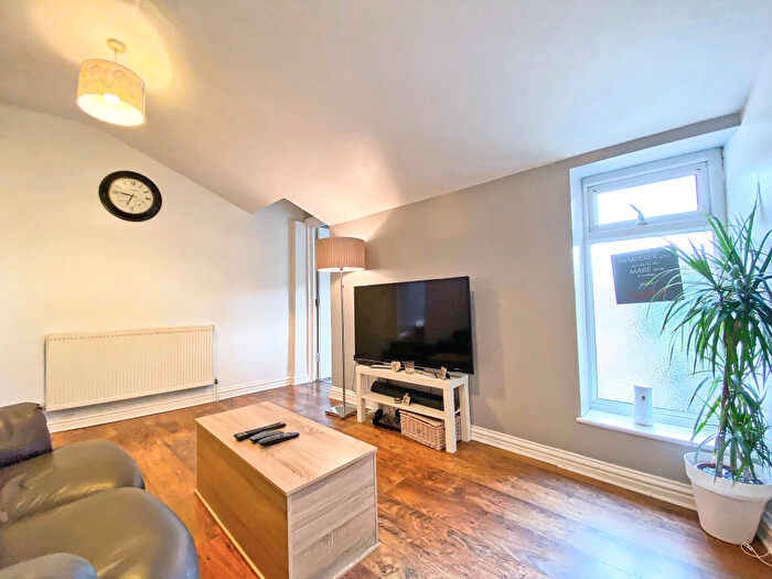 2 Bedroom Maisonette To Rent In High Street, Aldershot, GU12