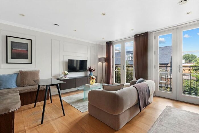 1 Bedroom Flat To Rent In St. Peters Square, Chiswick, W6