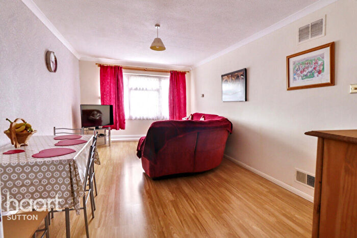 1 Bedroom Flat For Sale In Thicket Road, Sutton, SM1