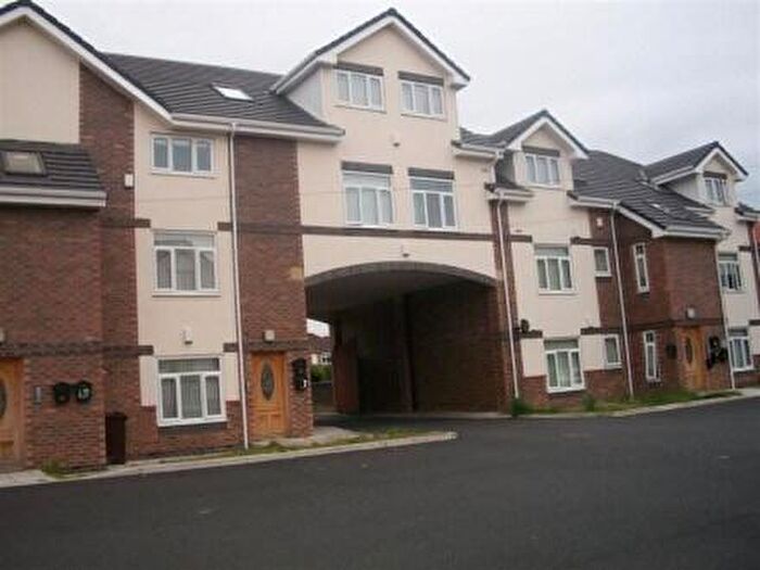 2 Bedroom Flat To Rent In Knightsbridge Court, Liverpool, L14