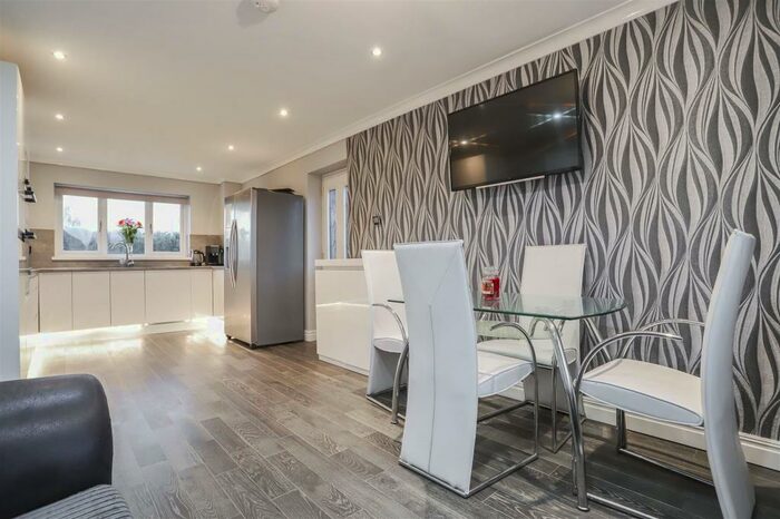 4 Bedroom Detached House To Rent In Alnwick Close, Burnley, BB12