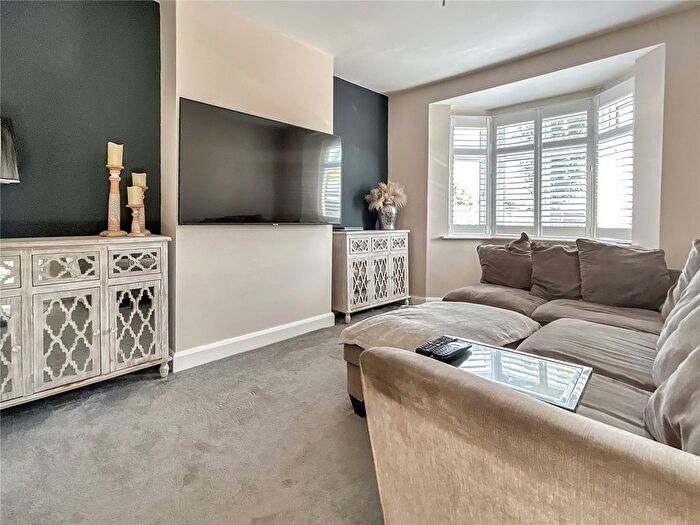 4 Bedroom Semi-Detached House For Sale In Elmcroft Avenue, Sidcup, Kent, DA15 - Photo 3