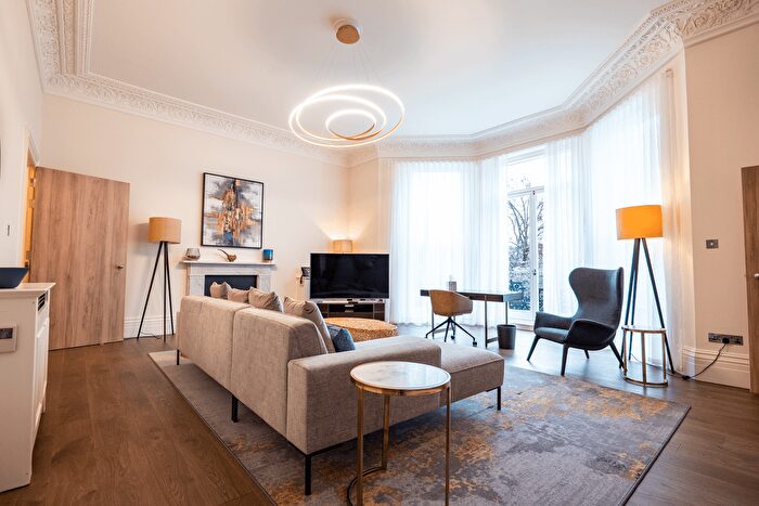 3 Bedroom Flat To Rent In Stanhope Gardens, South Kensington, London, SW7