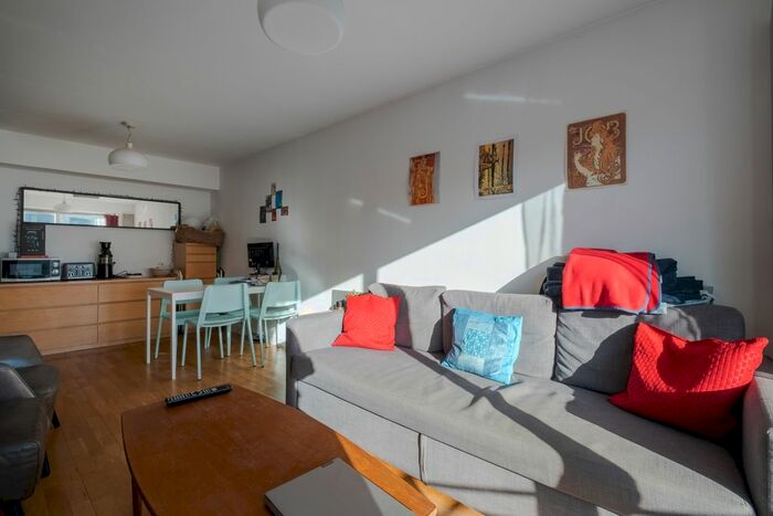 2 Bedroom Flat To Rent In Hackney Road, London, E2