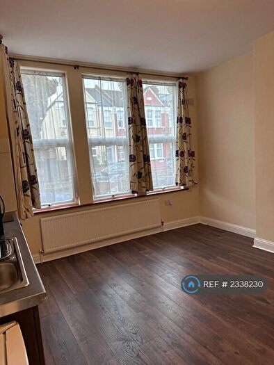 Studio To Rent In Cedar Road, London, NW2