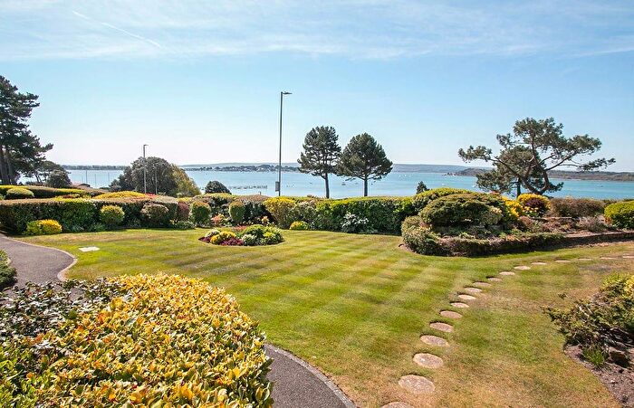 2 Bedroom Apartment To Rent In Sandbanks Road, Evening Hill, BH14