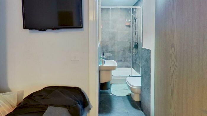 6 Bedroom House To Rent In Umberslade Road, Selly Oak, Birmingham, B29