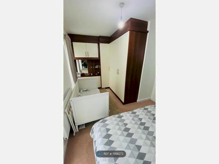 2 Bedroom End Of Terrace House To Rent In Rayners Lane, Harrow, HA2