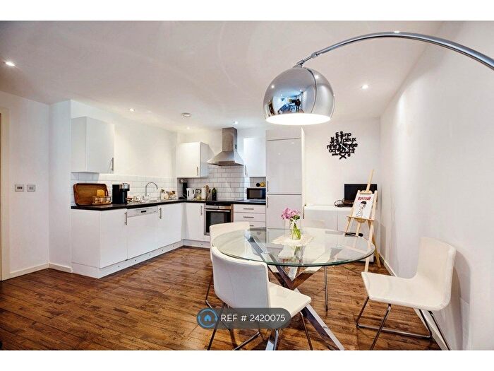 2 Bedroom Flat To Rent In Wingate Square, London, SW4