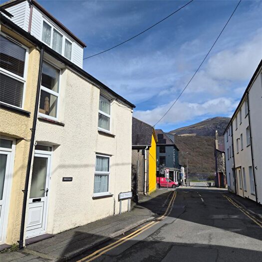 3 Bedroom End Of Terrace House For Sale In Field Terrace, Llanberis, Caernarfon, Gwynedd, LL55