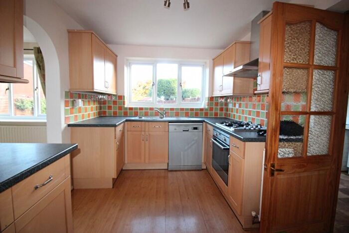 4 Bedroom Detached House To Rent In Foxlands Drive Walmley, B72