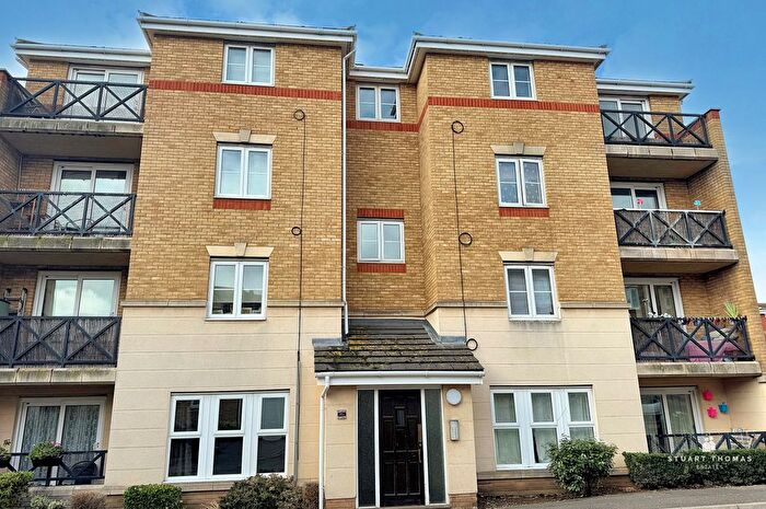 2 Bedroom Flat To Rent In Collier Way, Southend-On-Sea, SS1