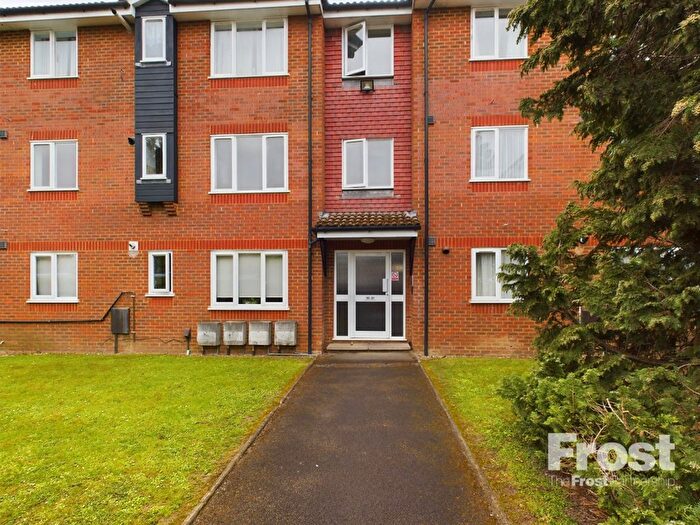 1 Bedroom Flat To Rent In Maynard Court, Rosefield Road, Staines-Upon-Thames, Middlesex, TW18