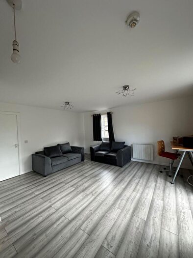 2 Bedroom Flat To Rent In Longford Road, Stretford, M32