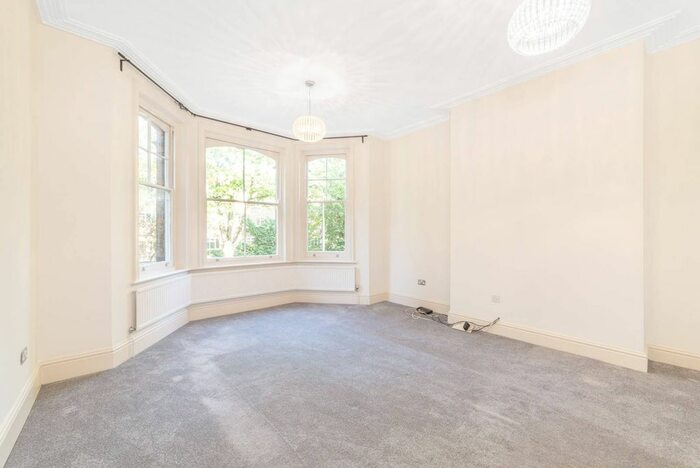 3 Bedroom Flat To Rent In Broadhurst Gardens, South Hampstead, London, NW6