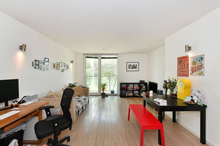 1 Bedroom Flat To Rent In Blake Apartments, New River Avenue, Hornsey, N8