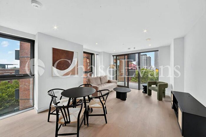 2 Bedroom Flat To Rent In Arbour Heights, Heygate Street, Elephant & Castle, London, SE17