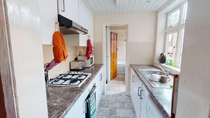 3 Bedroom House To Rent In Rose Cottages, Selly Oak, B29