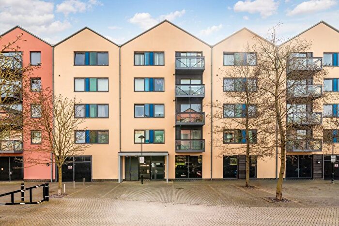 1 Bedroom Flat To Rent In Union Lane, Old Isleworth, TW7