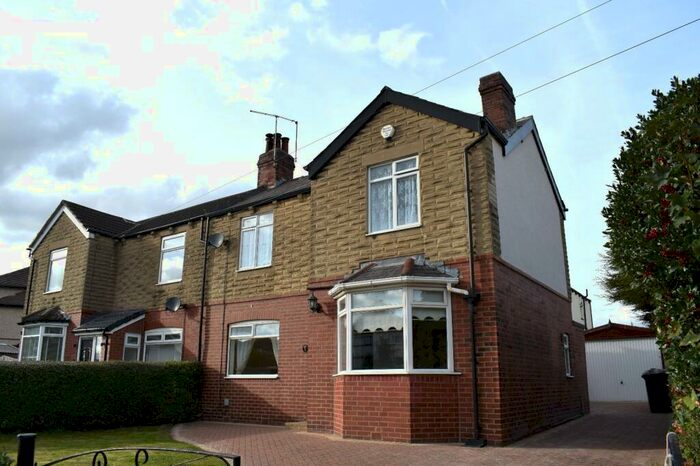 3 Bedroom Semi-Detached House To Rent In Green Hill Mount, Leeds, West Yorkshire, Uk, LS13