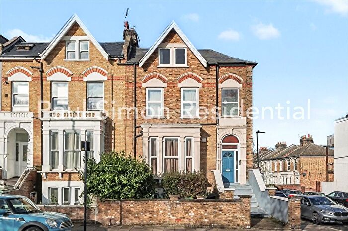 2 Bedroom Flat For Sale In Endymion Road, London, N4
