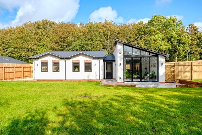 3 Bedroom Detached Bungalow For Sale In Woodland Mews, Stoke Prior, B60